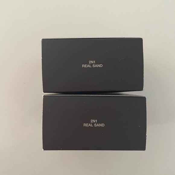 Laura Mercier Mineral Powder Foundation - Picture 2 of 3